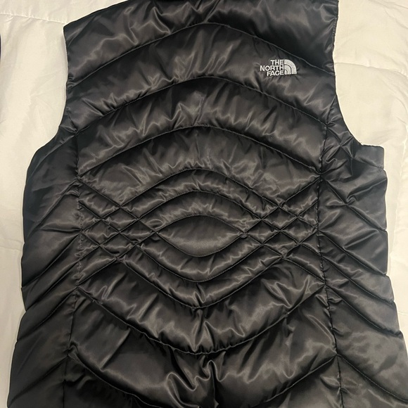 The North Face Women's Quilted Black Vest - Picture 2 of 3